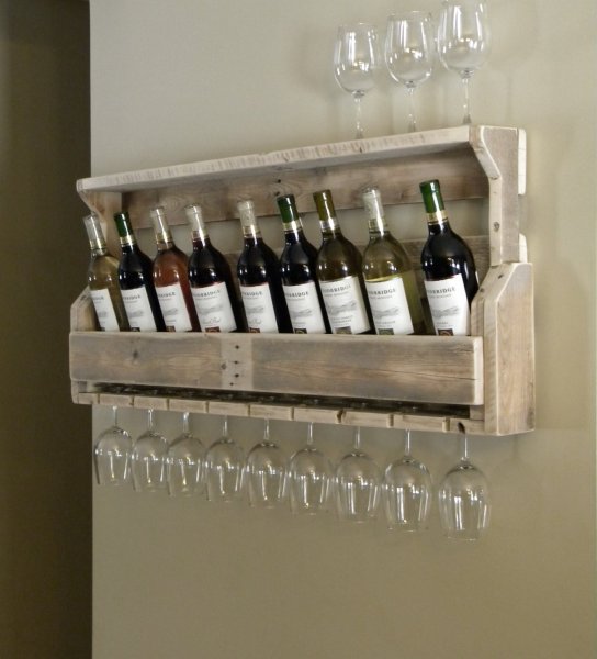 Creative-Ideas-For-Cellar-Wine-And-Glasses-From-Wood-Pallet-Design-And-Mounted-On-Wall-For-Save-More-Space